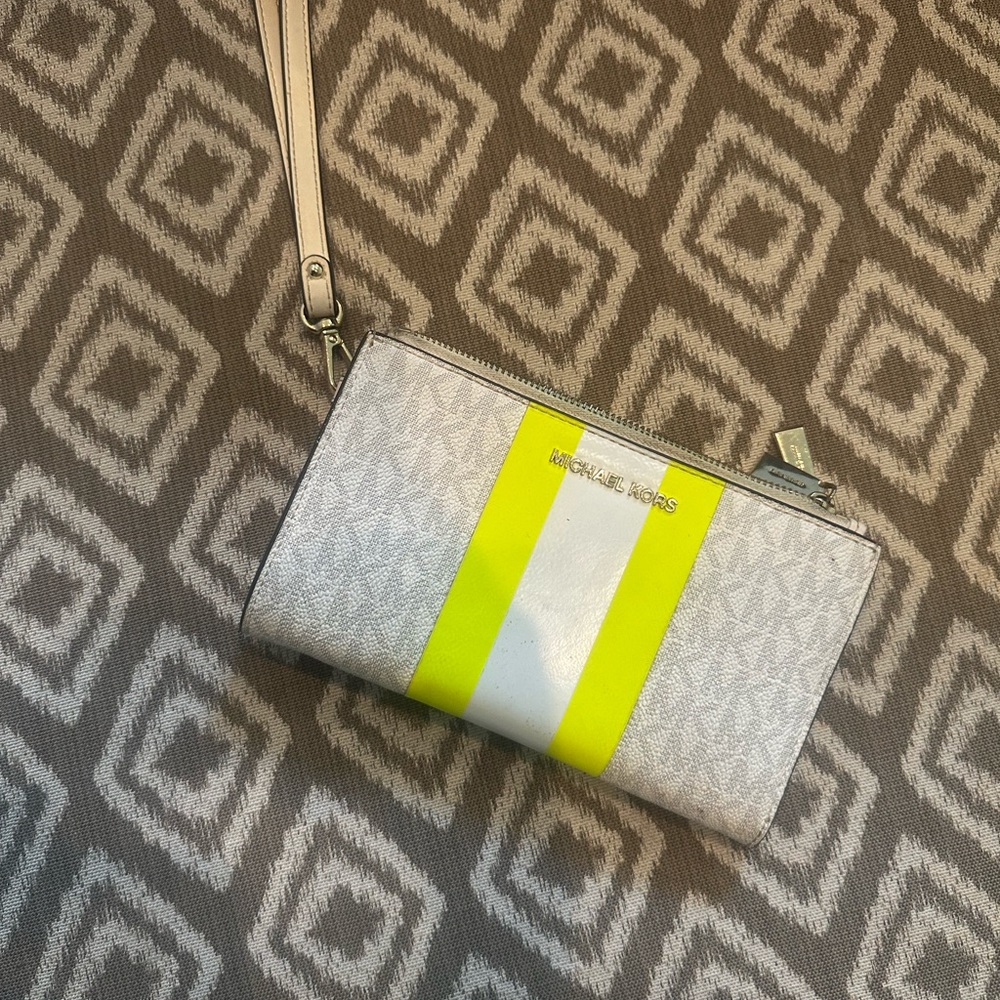 Michael Kors Wristlet